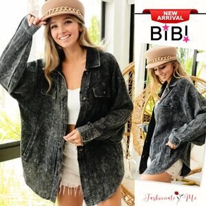BiBi Vintage Washed Wrinkle Gauze Chest Pockets Relaxed Fit Shacket | Charcoal